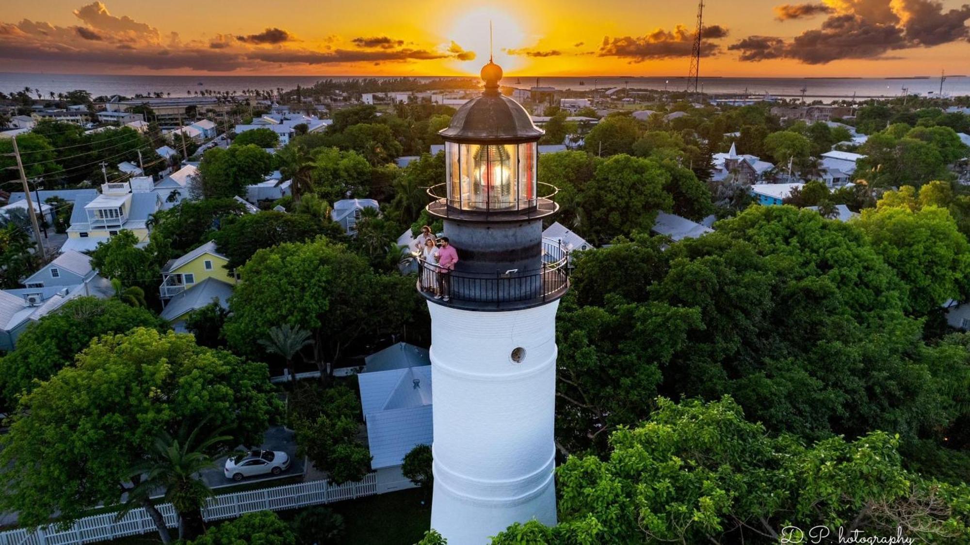 The Lighthouse Suites Key West Exterior photo